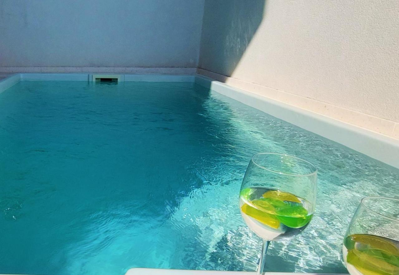 Vip Deluxe Apartment Arian Novalja Eksteriør bilde