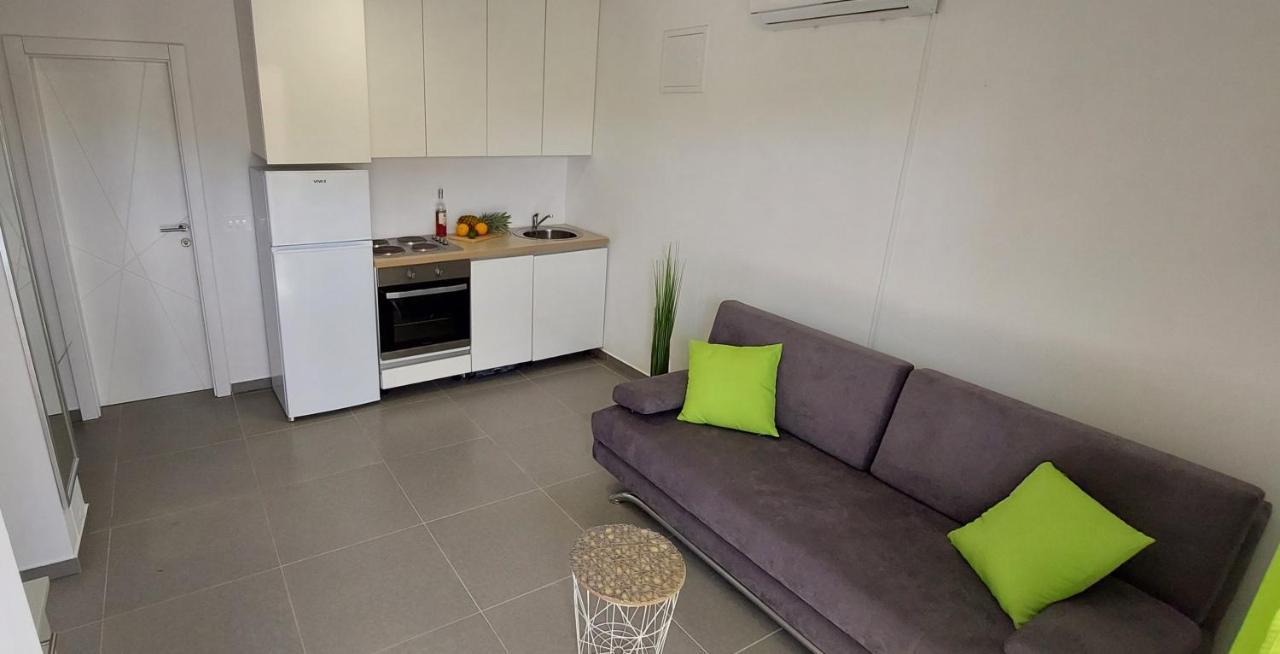Vip Deluxe Apartment Arian Novalja Eksteriør bilde