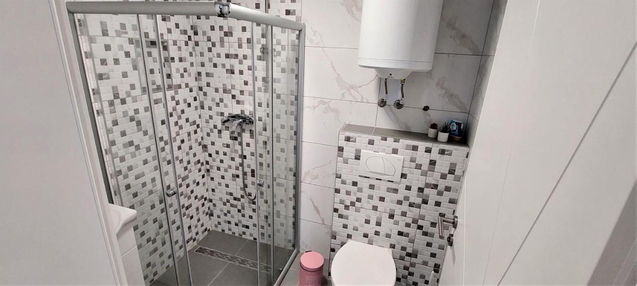 Vip Deluxe Apartment Arian Novalja Eksteriør bilde