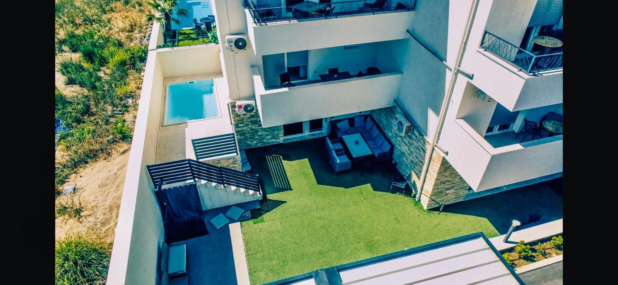 Vip Deluxe Apartment Arian Novalja Eksteriør bilde